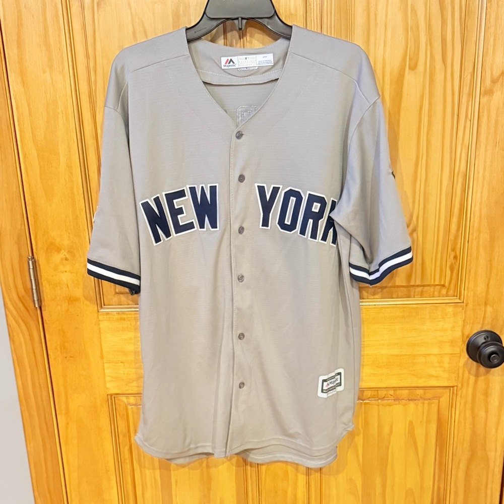 Majestic NY Yankees Aaron Judge Gray Button-Up Jersey